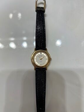 bill blass Gold-Tone Round Watch with Black Leather Strap